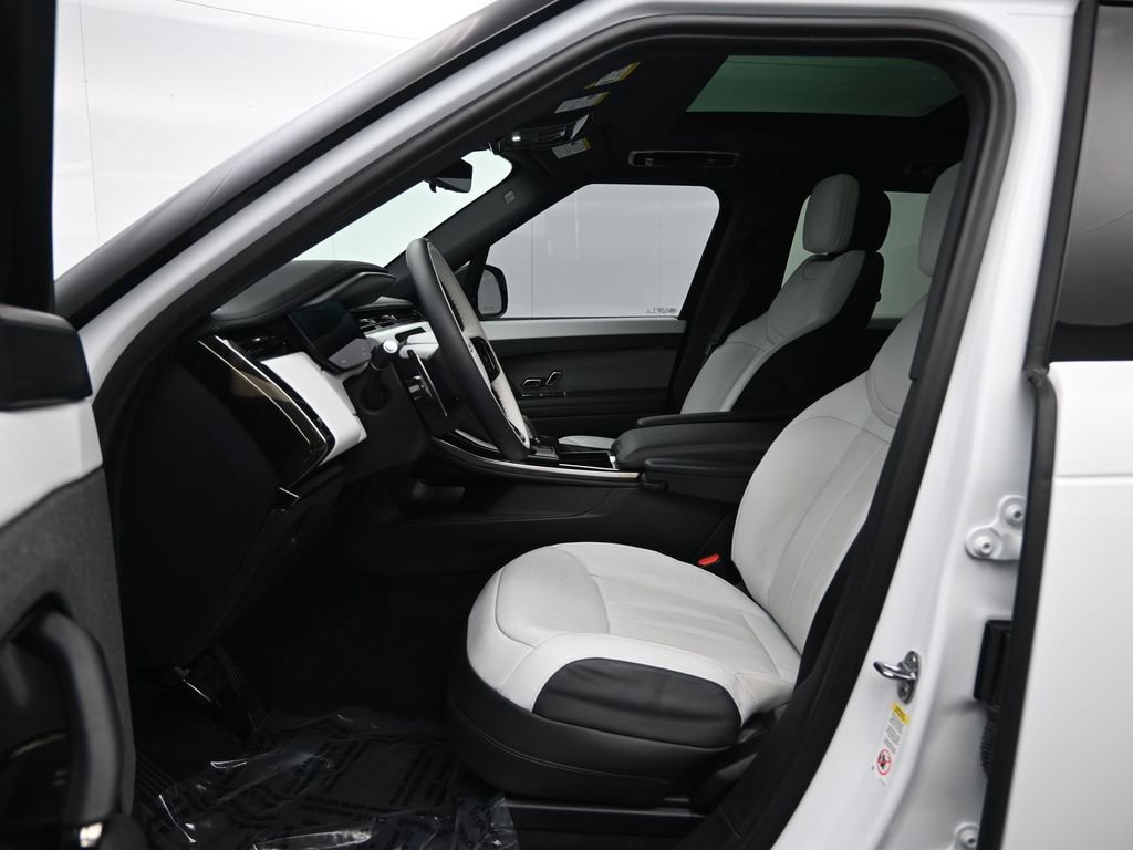 Used 2024 Land Rover Range Rover Sport Dynamic SE image 23