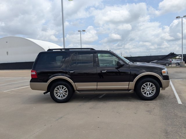 Used 2013 Ford Expedition XLT image 4