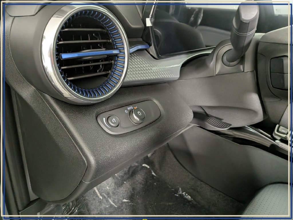 New 2026 Chevrolet Trax LT w/ Driver Confidence Package FWD image 16