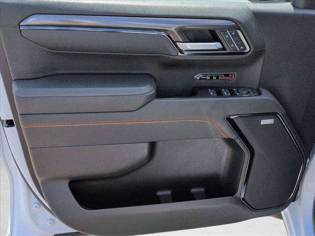 Used 2025 GMC Sierra 1500 AT4 w/ Technology Package AWD/4WD image 11