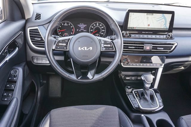 Used 2023 Kia Seltos S w/ Navigation Package image 9