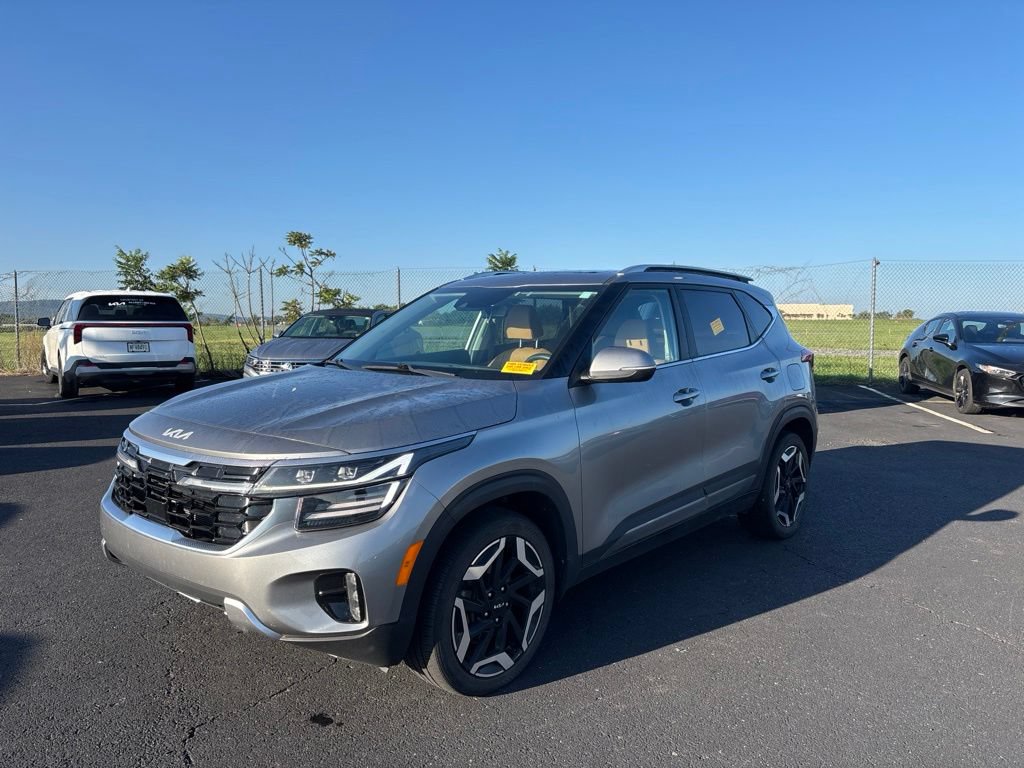 Certified 2024 Kia Seltos SX w/ SX Sunroof Package AWD/4WD image 7
