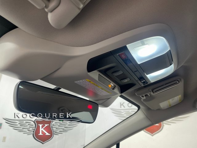 Used 2023 Subaru Crosstrek 2.0i Premium image 18