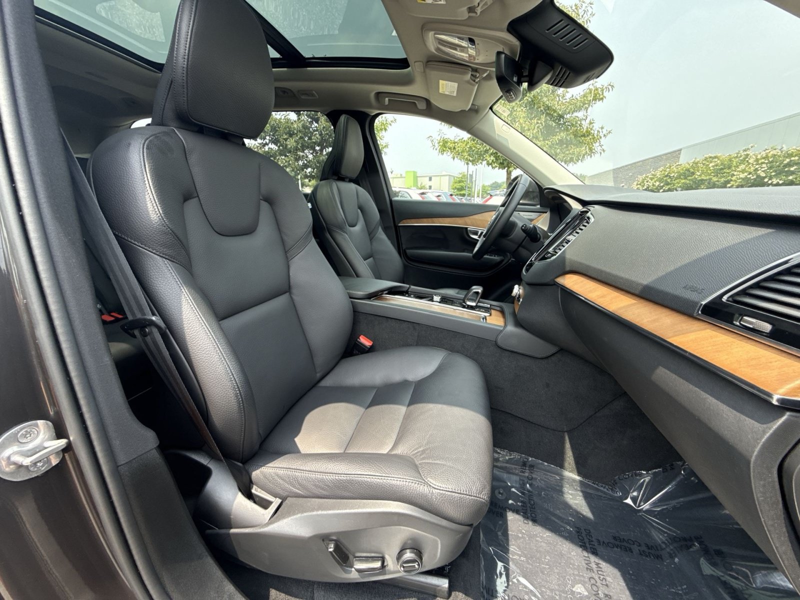 Used 2024 Volvo XC90 T8 Plus w/ Protection Package Premier AWD/4WD image 28