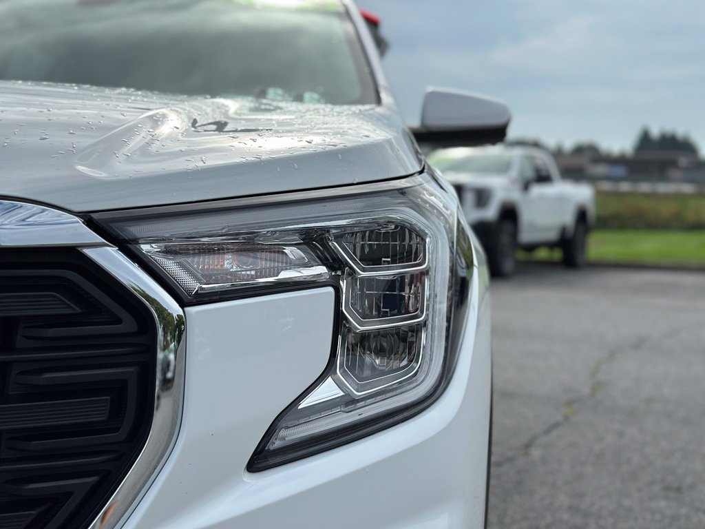 Certified 2022 GMC Terrain SLE w/ Driver Convenience Package AWD/4WD image 41