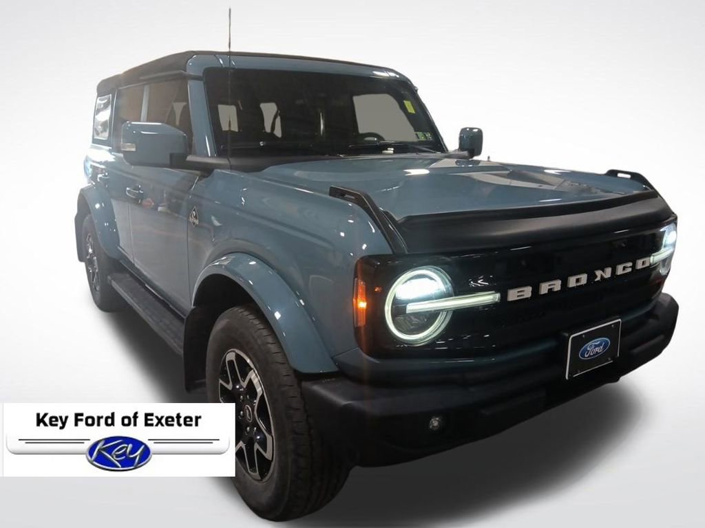 Used 2023 Ford Bronco Outer Banks image 2