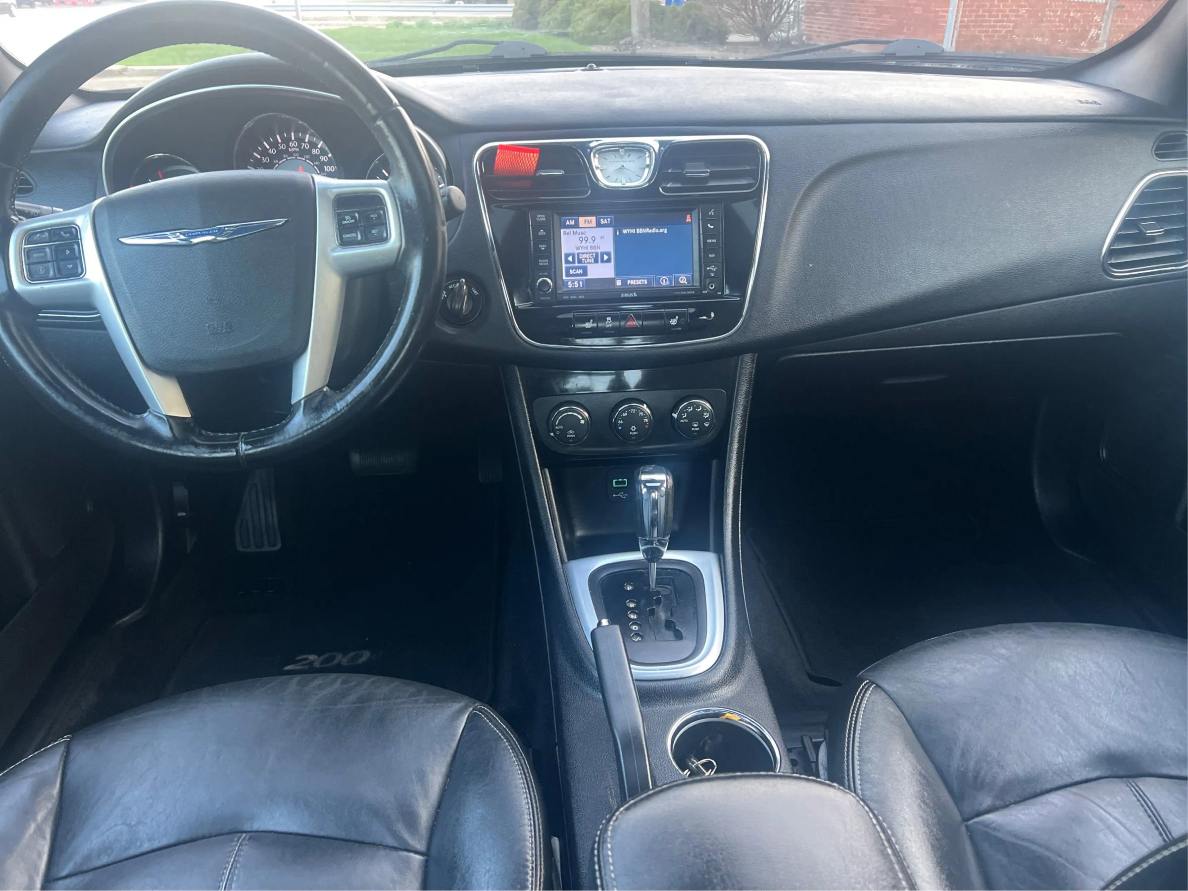 Used 2011 Chrysler 200 Limited FWD image 29