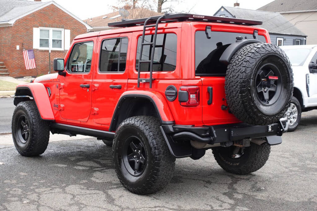 Used 2021 Jeep Wrangler Unlimited Rubicon w/ Dual Top Group AWD/4WD image 3