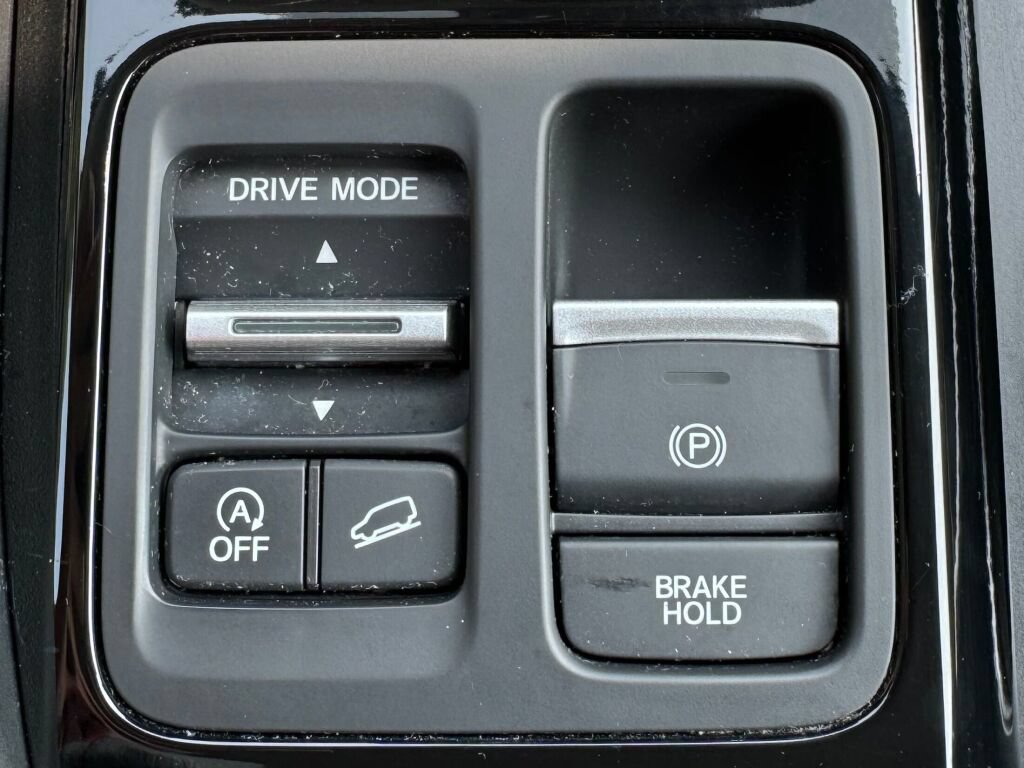Used 2025 Honda Pilot Touring image 29