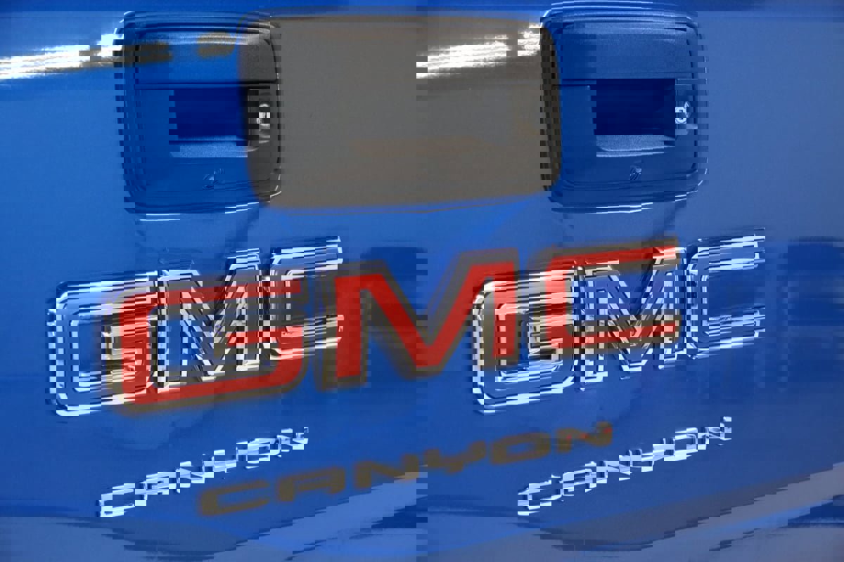Used 2022 GMC Canyon Elevation w/ Trailering Package image 4