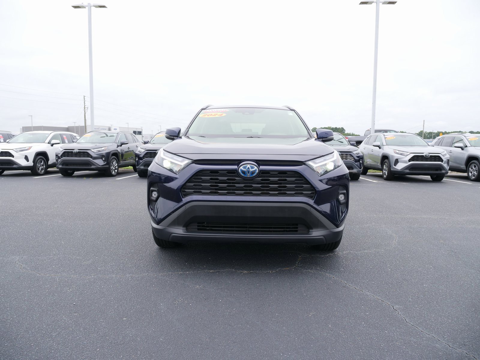 Used 2024 Toyota RAV4 XLE Premium image 9