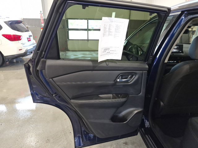 Certified 2025 Nissan Rogue SL w/ Tech Package AWD/4WD image 19