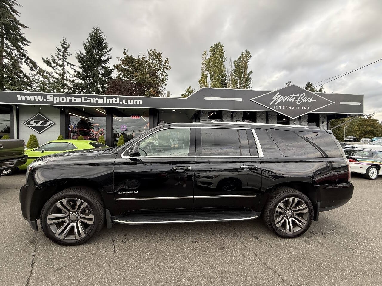Used 2019 GMC Yukon XL Denali AWD/4WD image 2