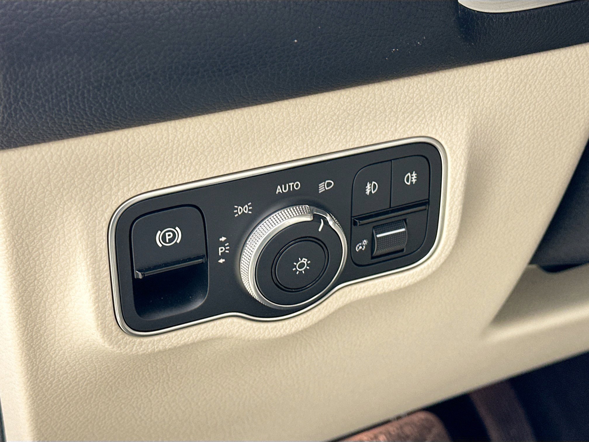 Certified 2023 Mercedes-Benz GLB 250 4MATIC image 10