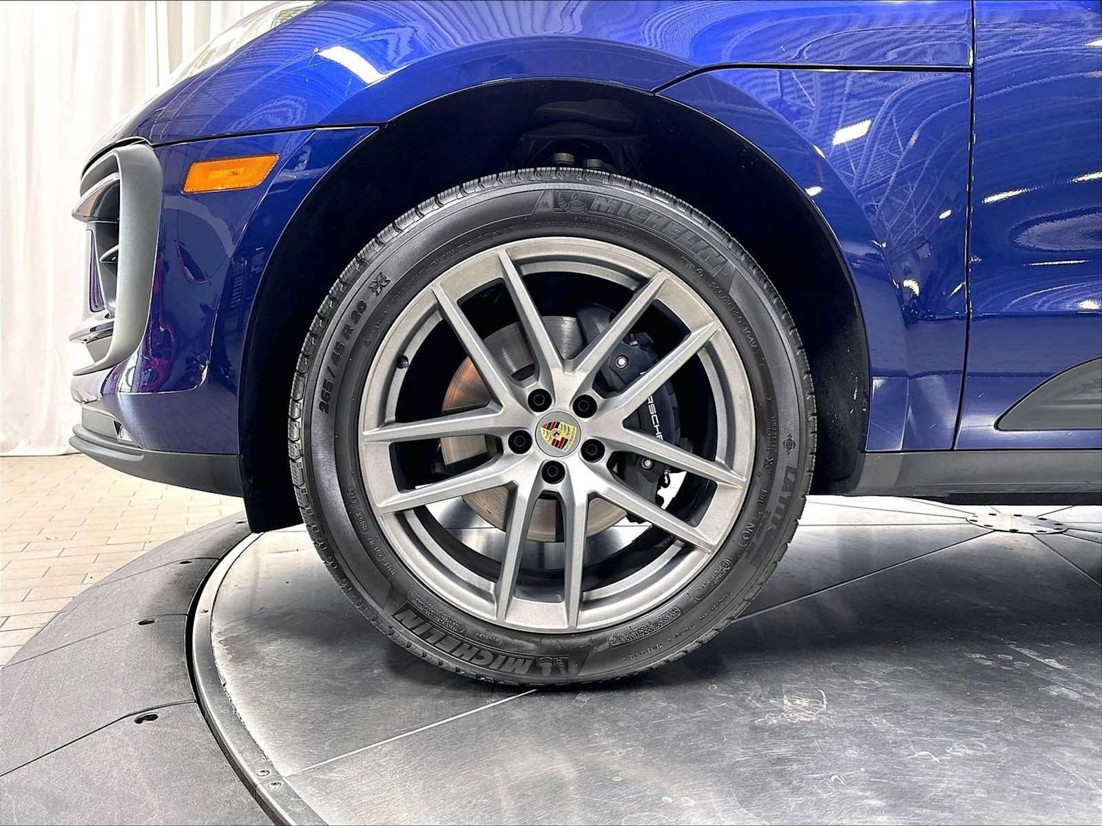 Used 2026 Porsche Macan AWD/4WD image 14