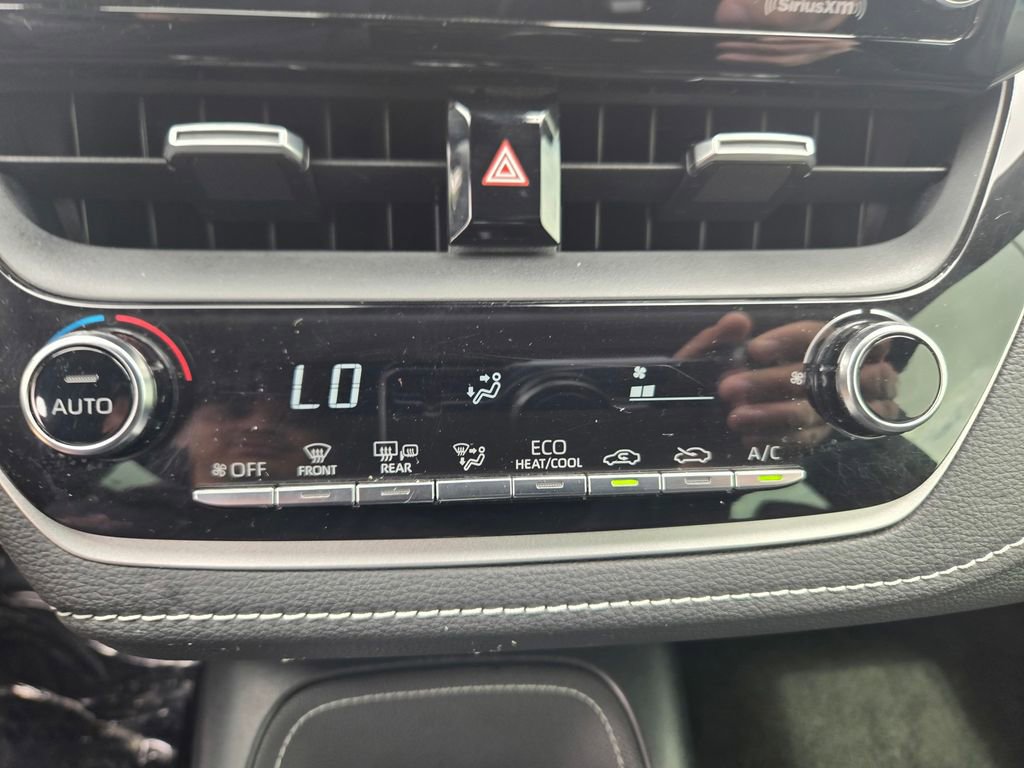 Used 2020 Toyota Corolla SE FWD image 18