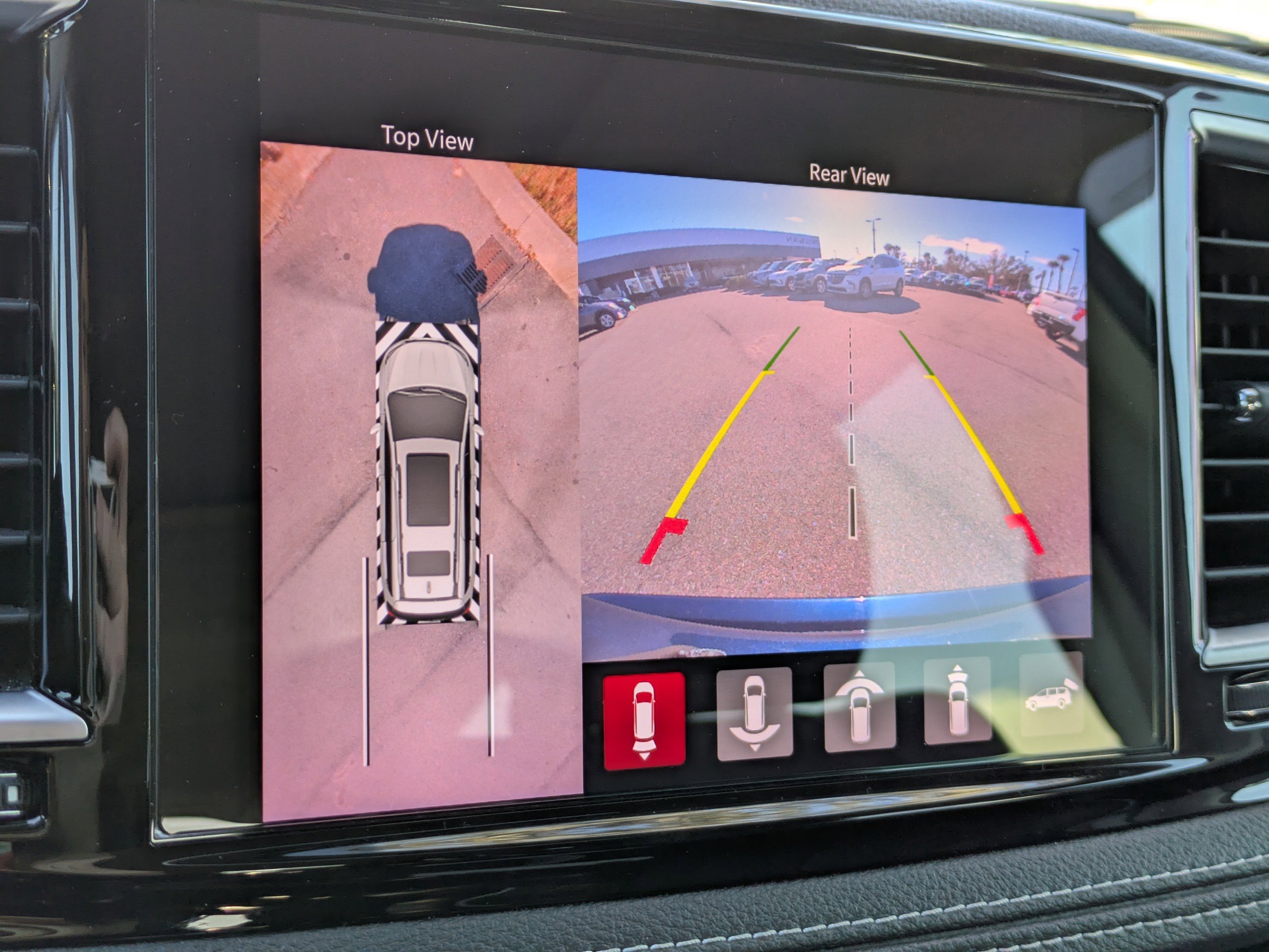 Used 2023 Chrysler Pacifica Limited image 24