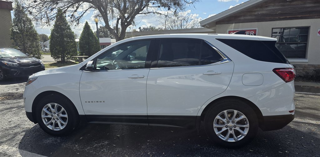 Used 2018 Chevrolet Equinox LT image 2