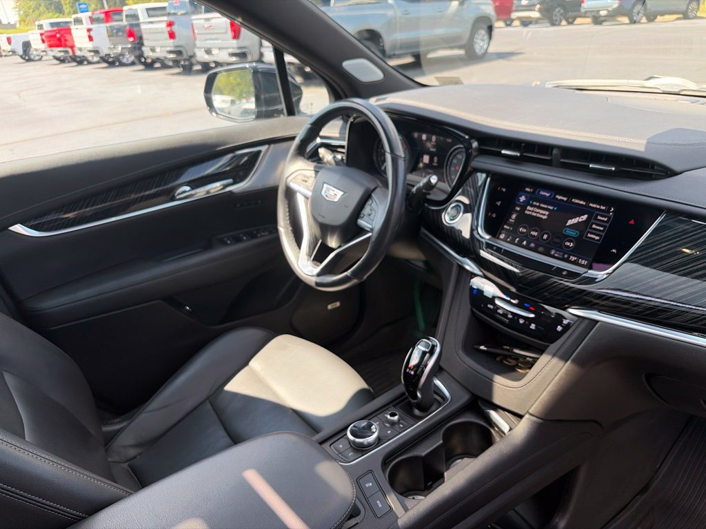 Used 2024 Cadillac XT6 Premium Luxury w/ Technology Package AWD/4WD image 42