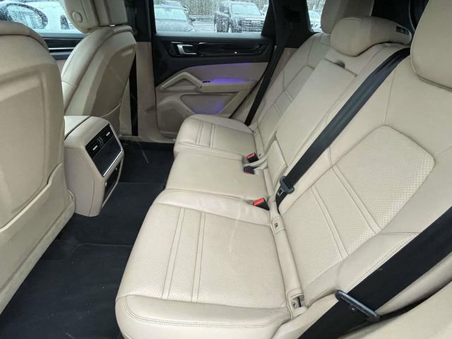 Used 2023 Porsche Cayenne Platinum Edition image 12