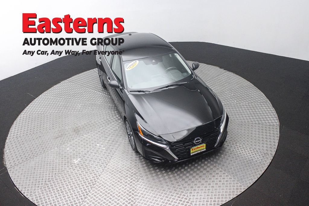 Used 2025 Nissan Altima 2.5 SV FWD image 3