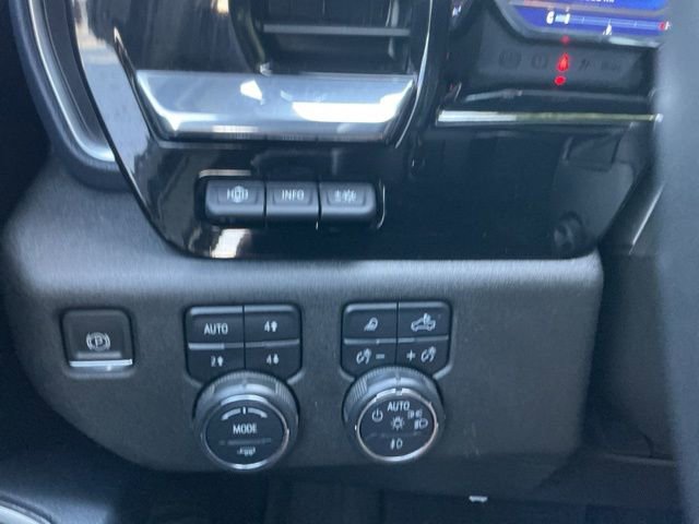 Used 2023 Chevrolet Silverado 1500 High Country w/ Technology Package image 13