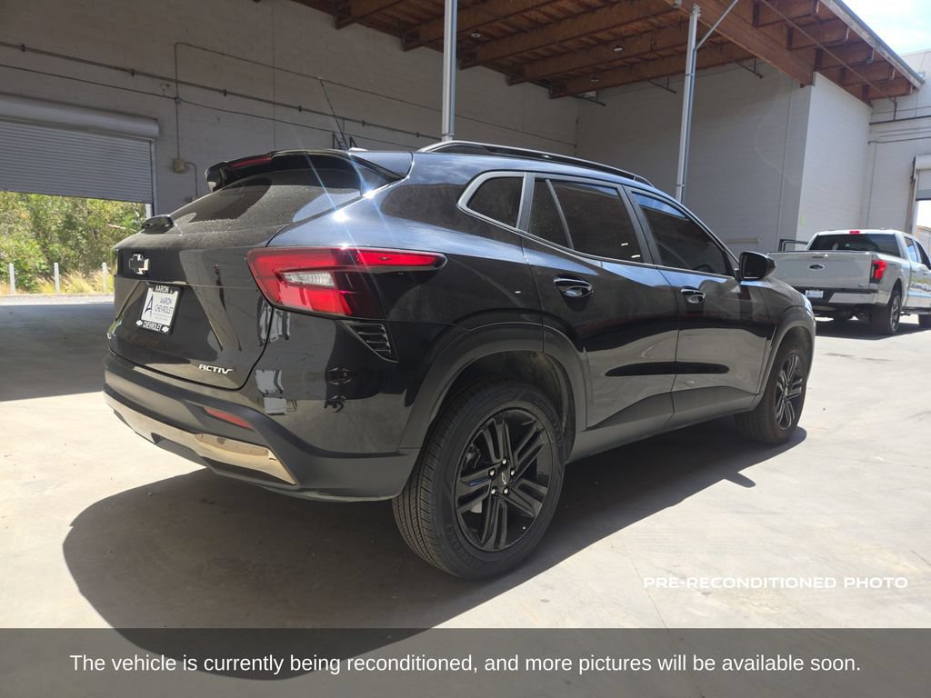 Used 2025 Chevrolet Trax ACTIV FWD image 6