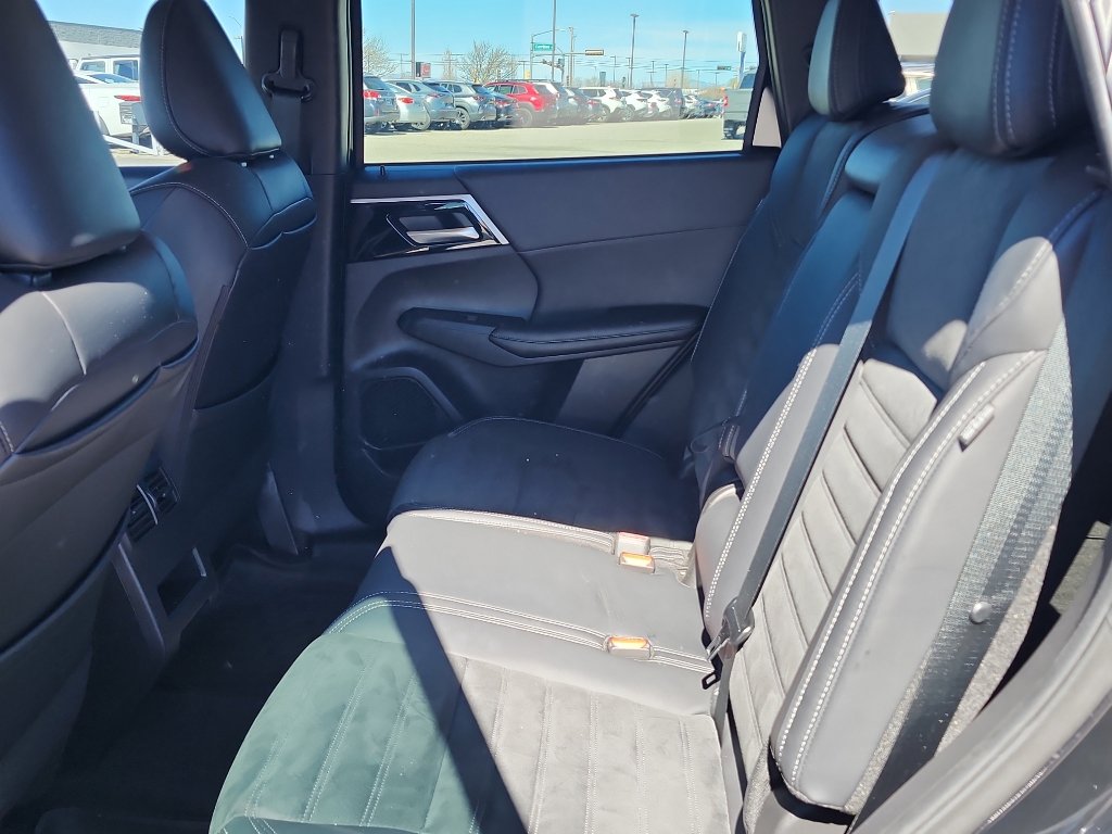 Used 2022 Mitsubishi Outlander SEL Black Edition image 12