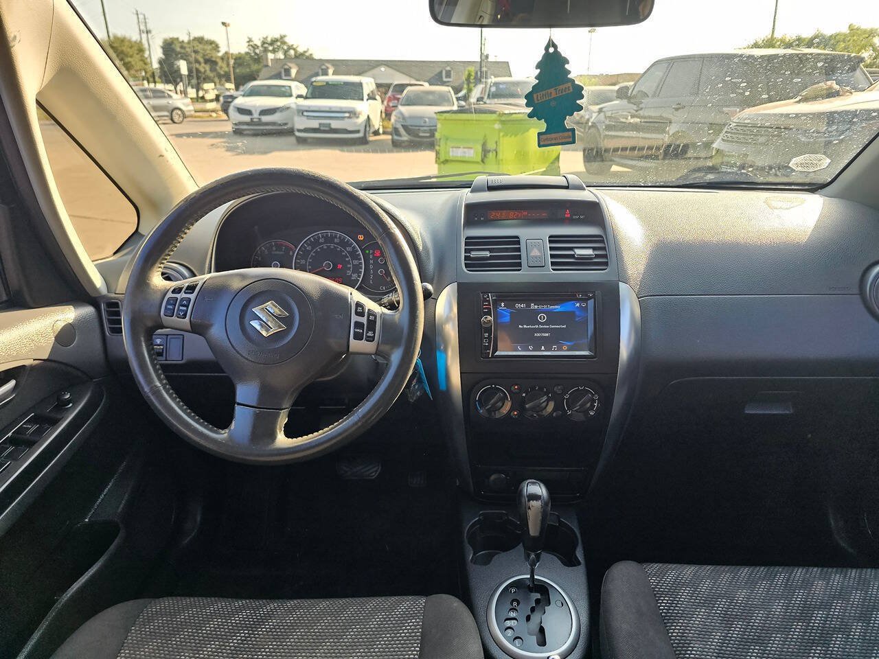 Used 2009 Suzuki SX4 Hatchback FWD image 6