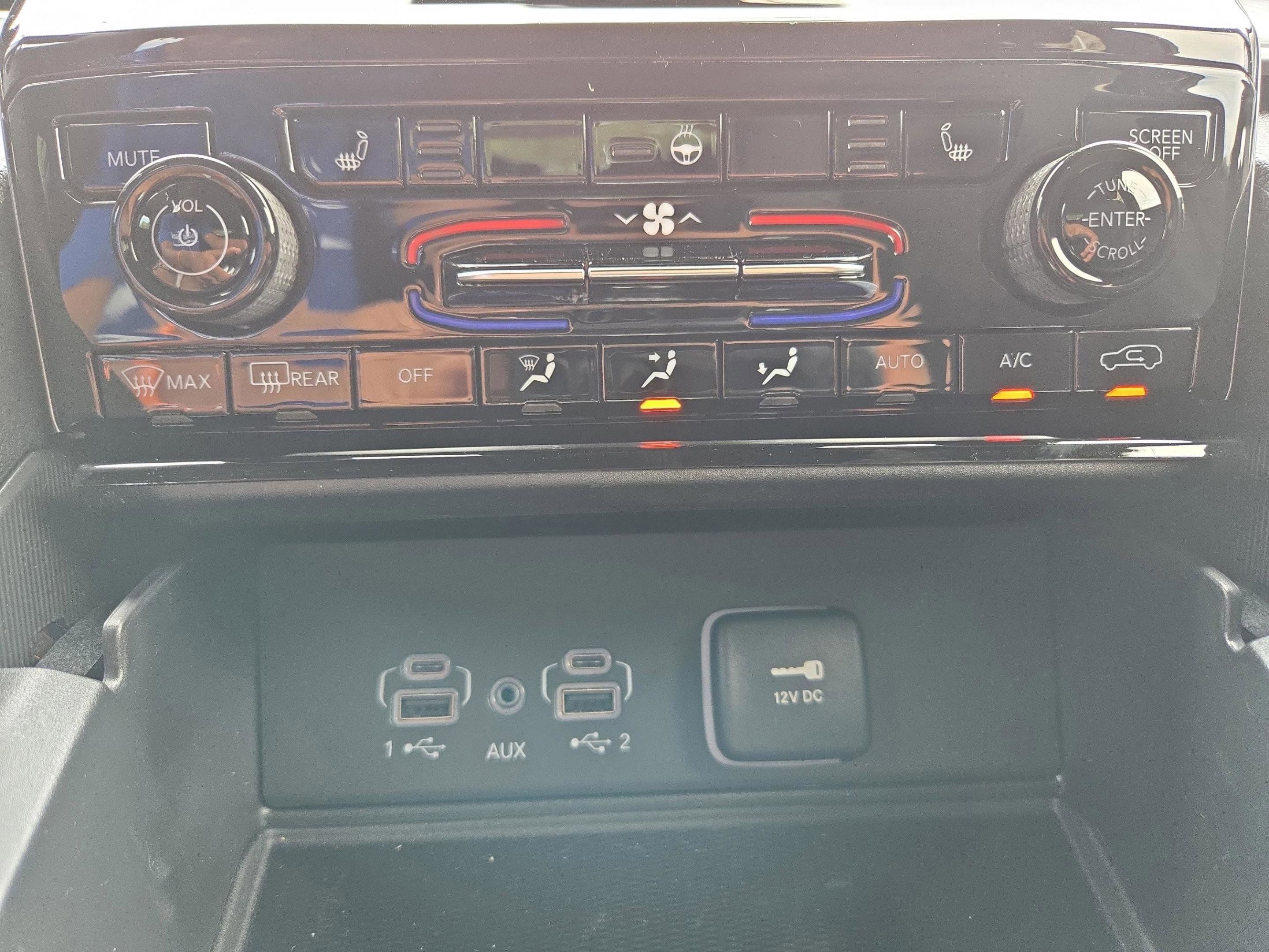 New 2025 Jeep Grand Cherokee L Altitude image 24