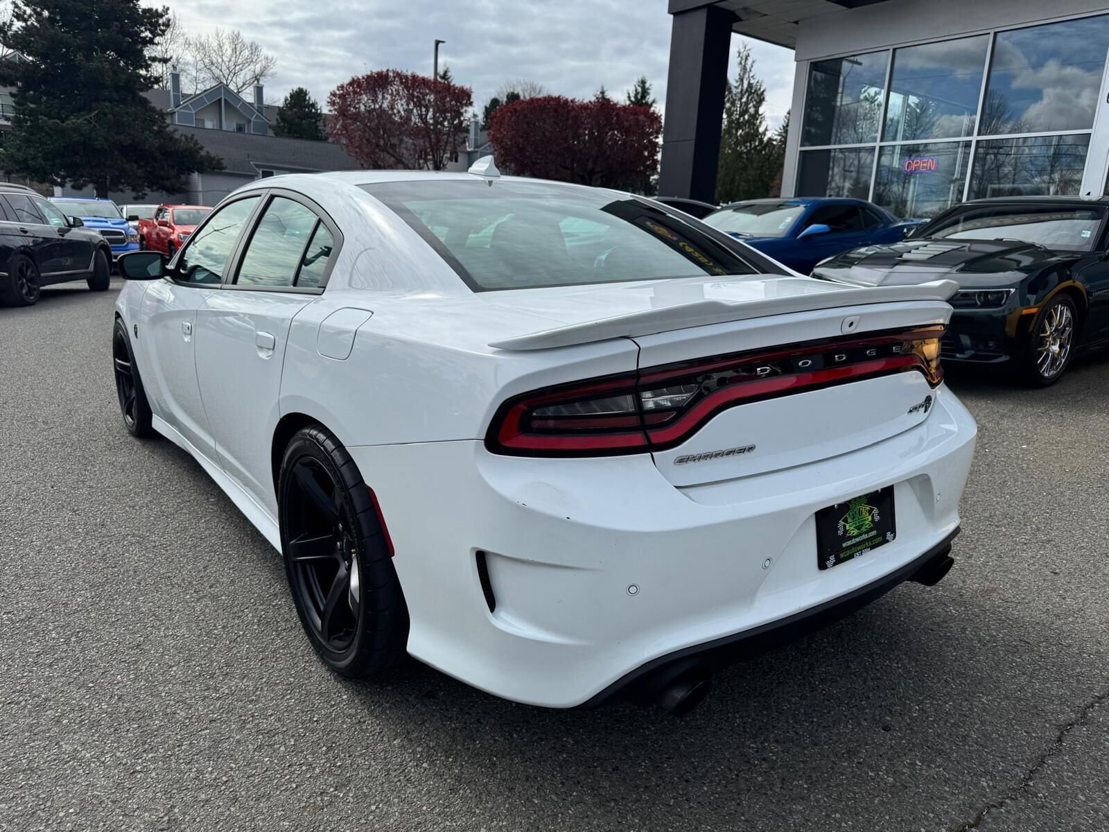 Used 2019 Dodge Charger SRT Hellcat w/ Navigation & Travel Group RWD image 3