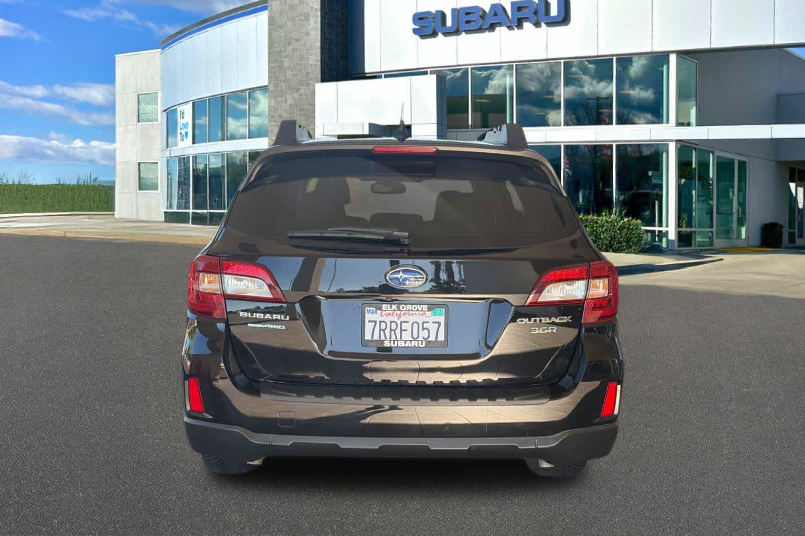 Used 2016 Subaru Outback 3.6R Limited AWD/4WD image 7