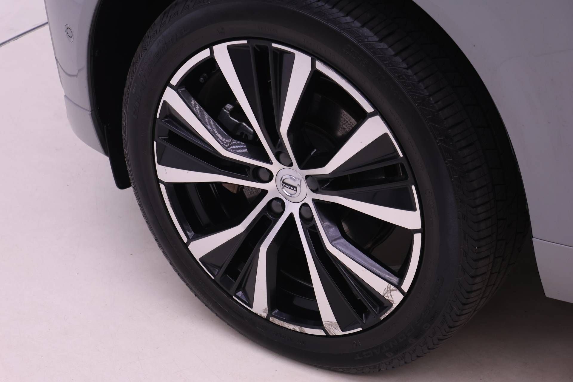 Certified 2024 Volvo XC60 B5 Plus w/ Protection Package Premier AWD/4WD image 22