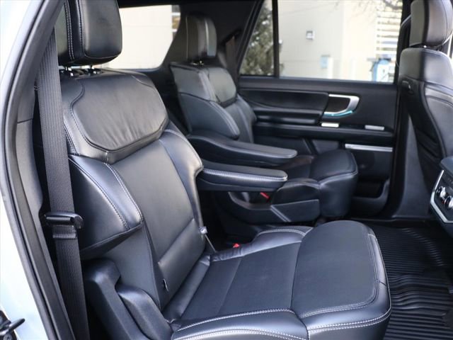 Used 2025 Ford Expedition Max Platinum w/ Stealth Appearance Package image 13