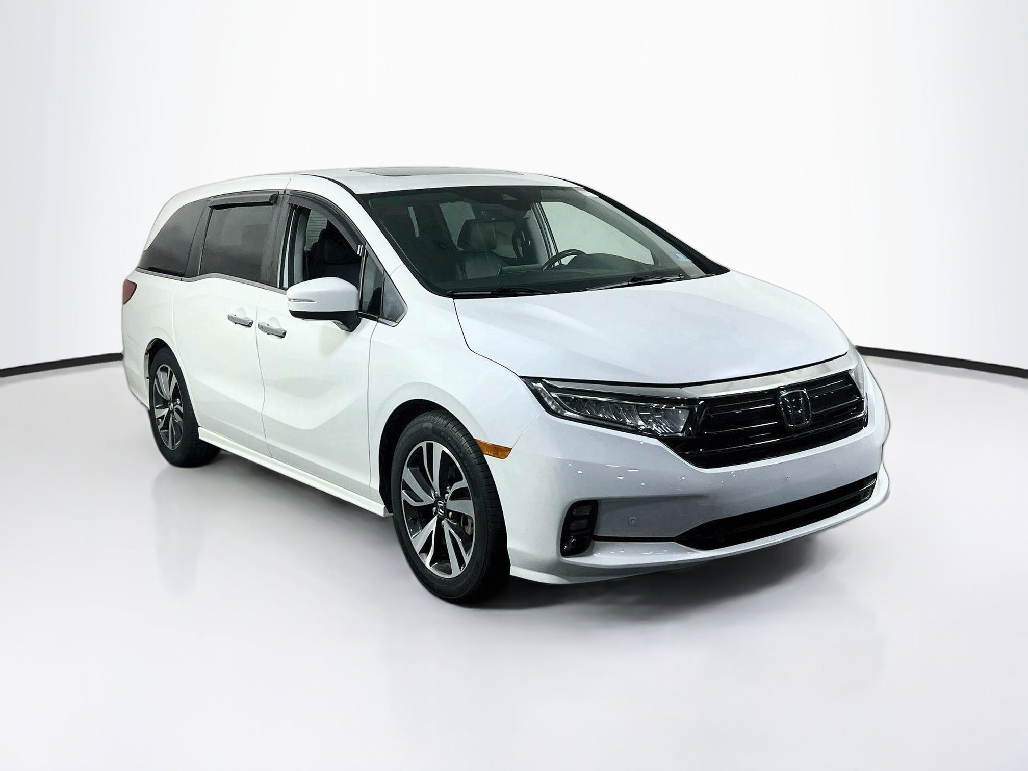 Used 2021 Honda Odyssey Touring image 3