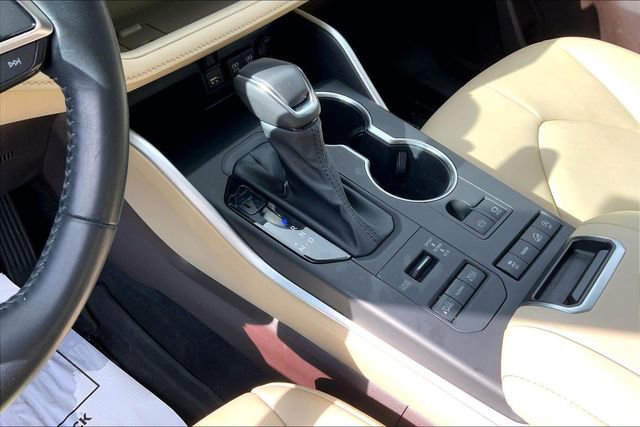 Used 2020 Toyota Highlander XLE image 13