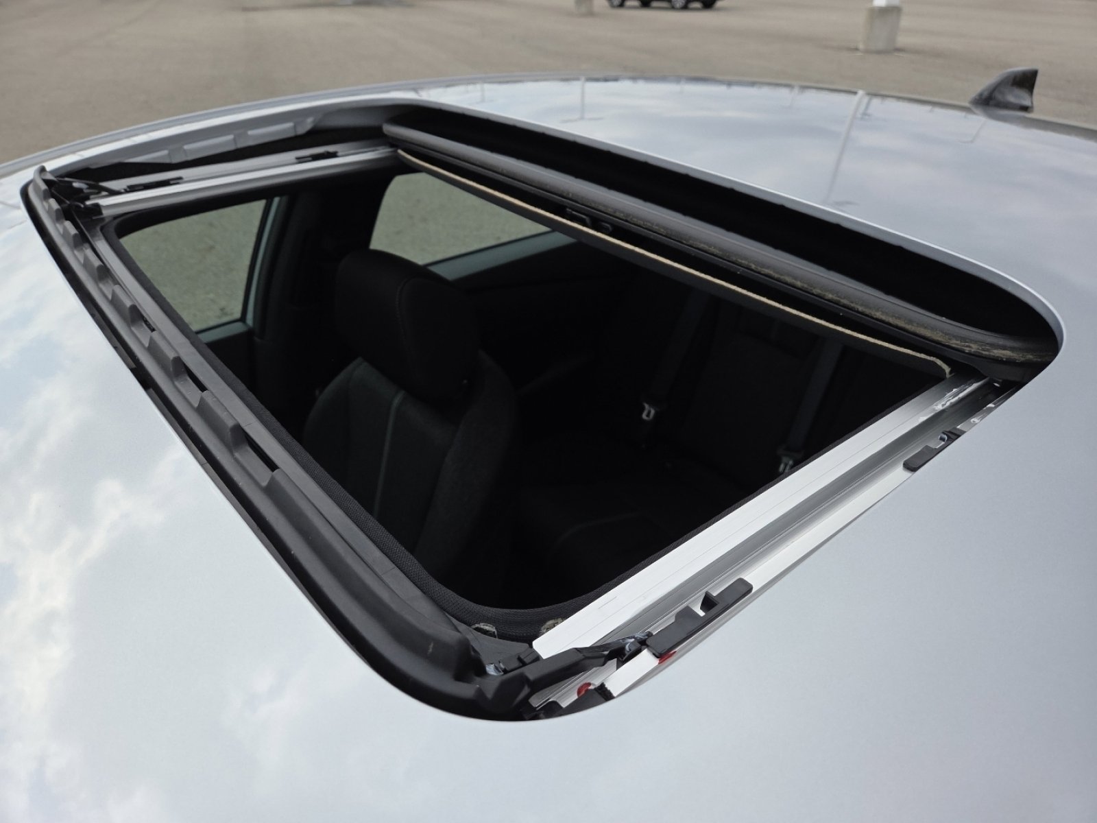 Used 2025 Honda Accord Sport image 4