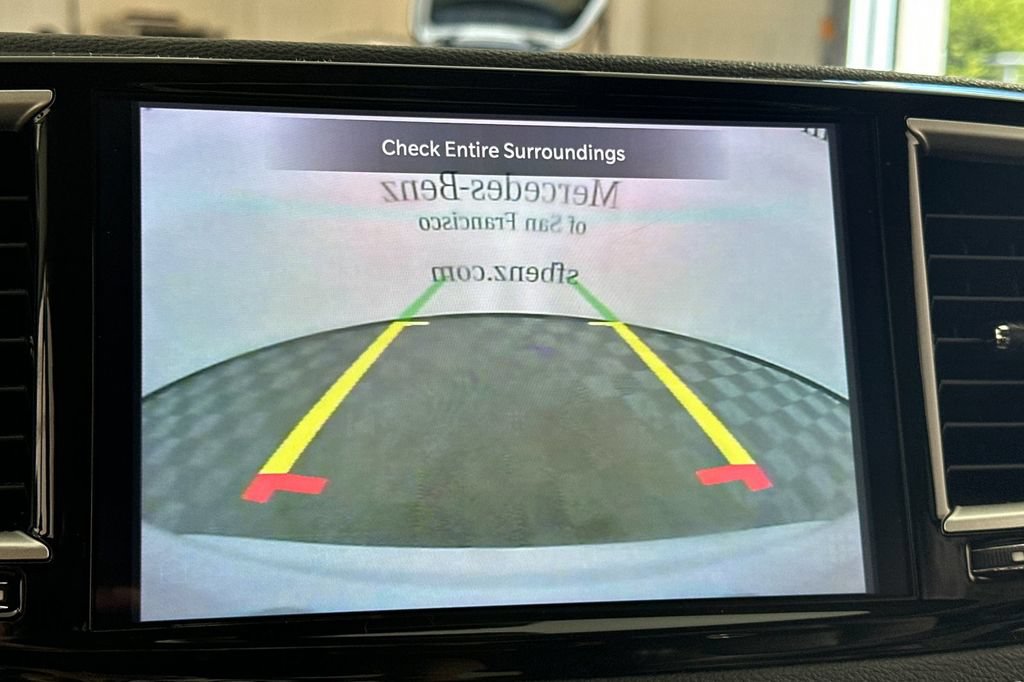 Used 2023 Chrysler Pacifica Touring-L FWD image 23