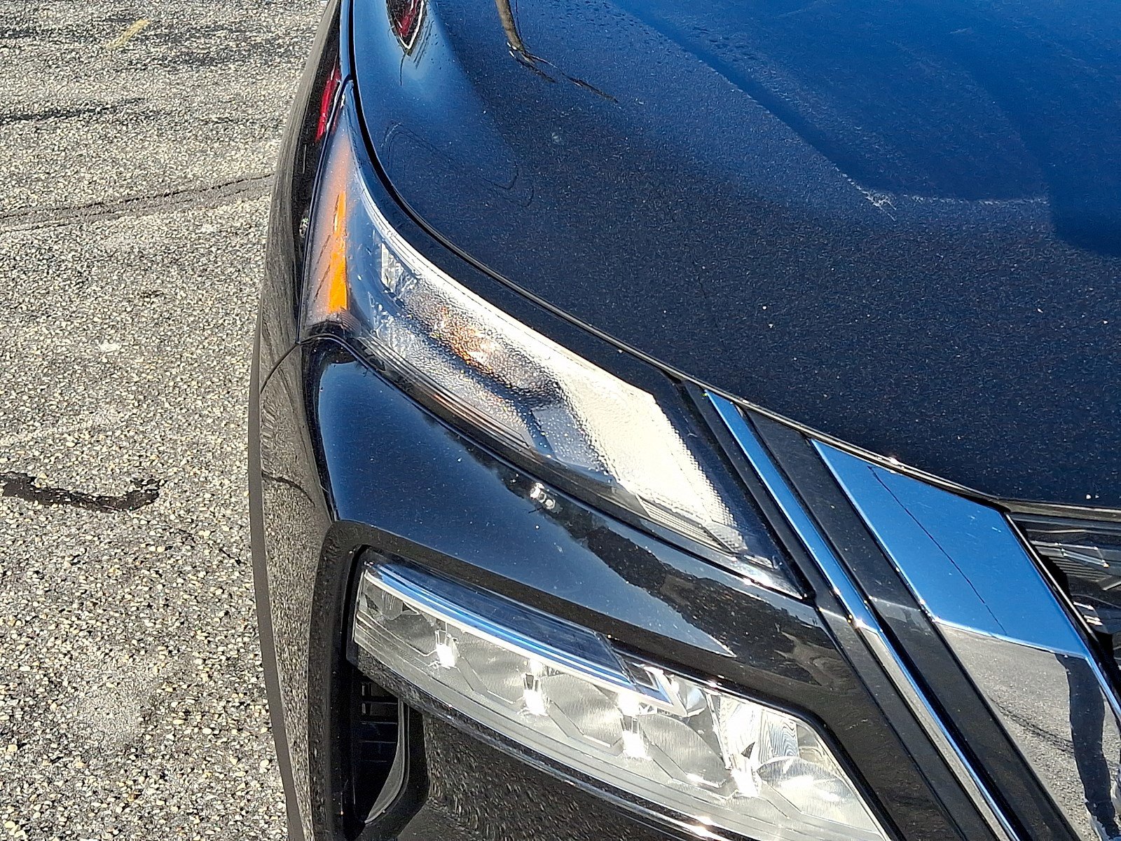 Used 2023 Nissan Rogue SV image 8