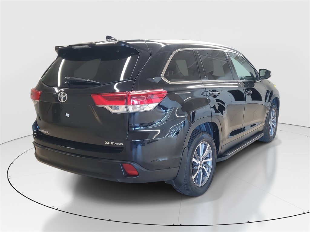 Used 2019 Toyota Highlander XLE image 7