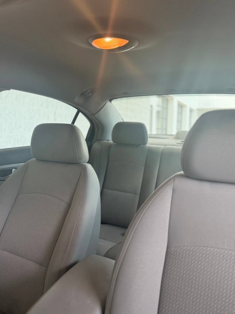 Used 2009 Saturn Aura XE FWD image 2