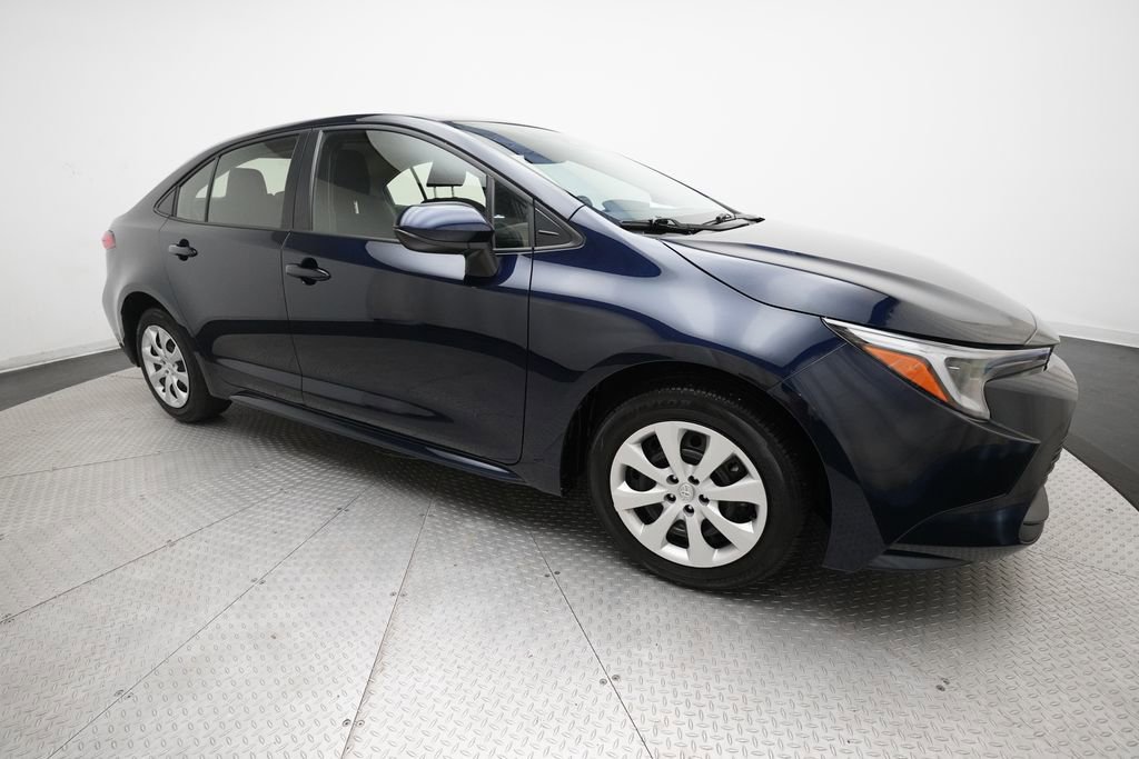 Used 2025 Toyota Corolla LE FWD image 34