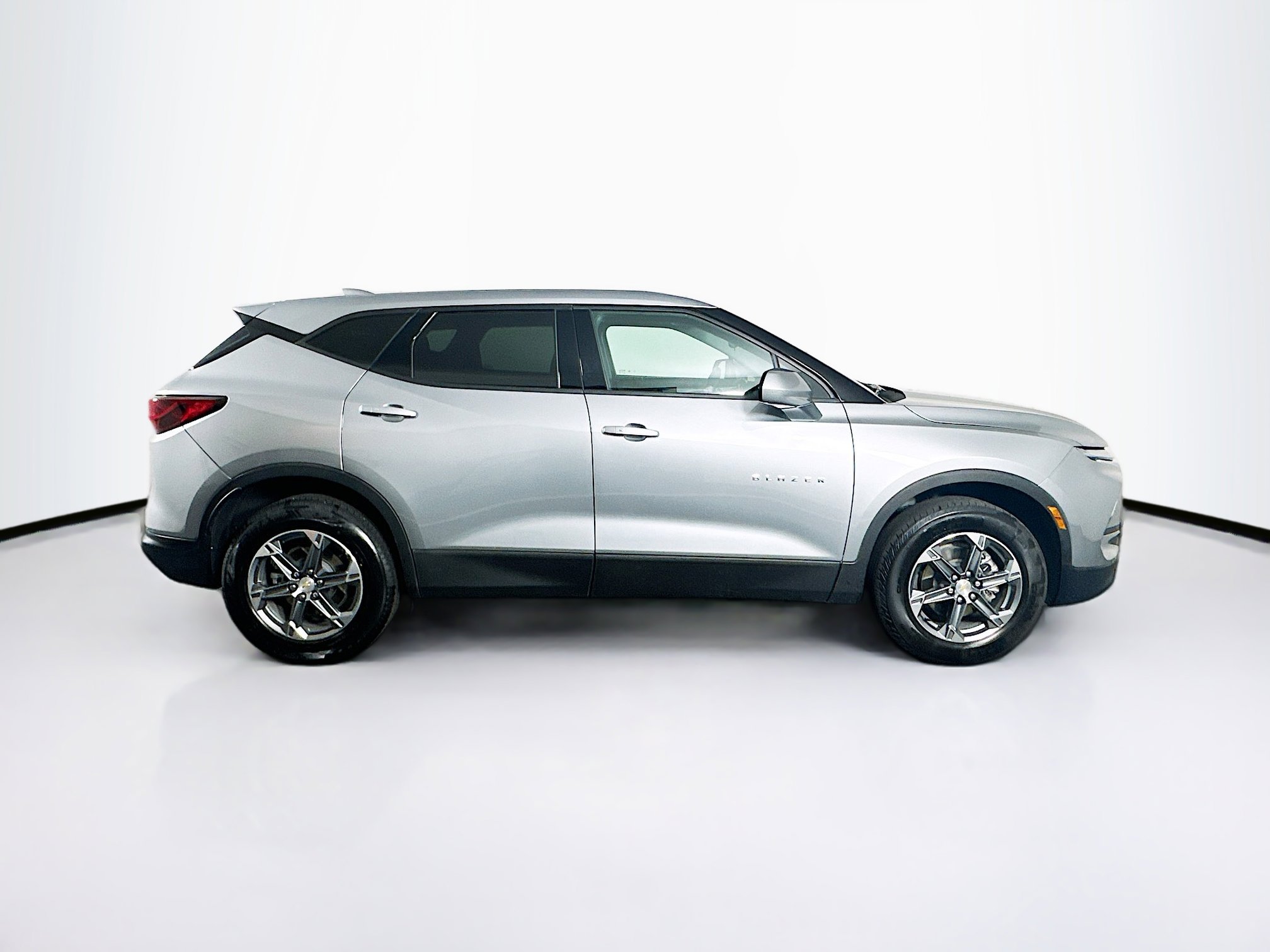 Used 2025 Chevrolet Blazer LT FWD image 10