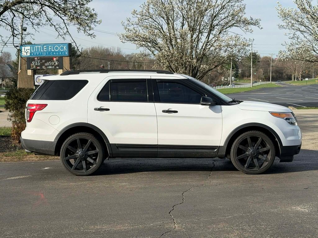 Used 2014 Ford Explorer XLT w/ Equipment Group 201A AWD/4WD image 3