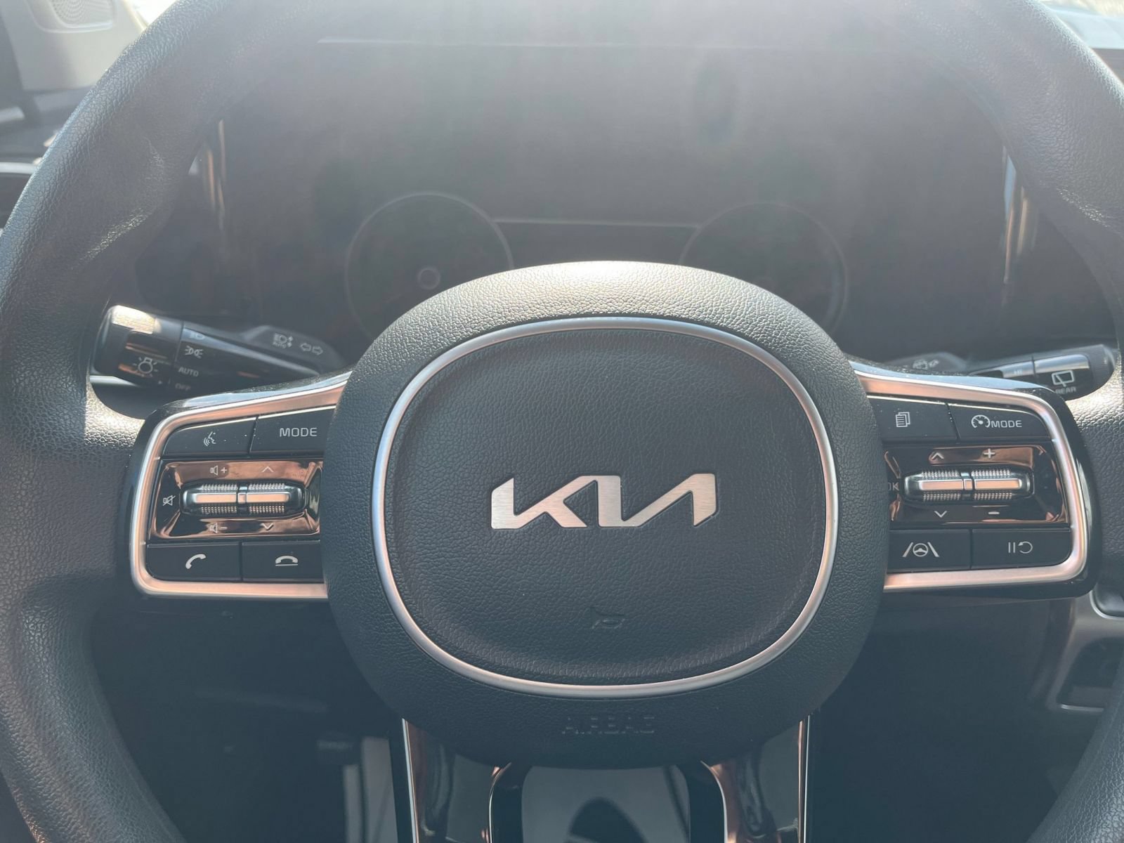 Used 2023 Kia Sorento LX FWD image 27