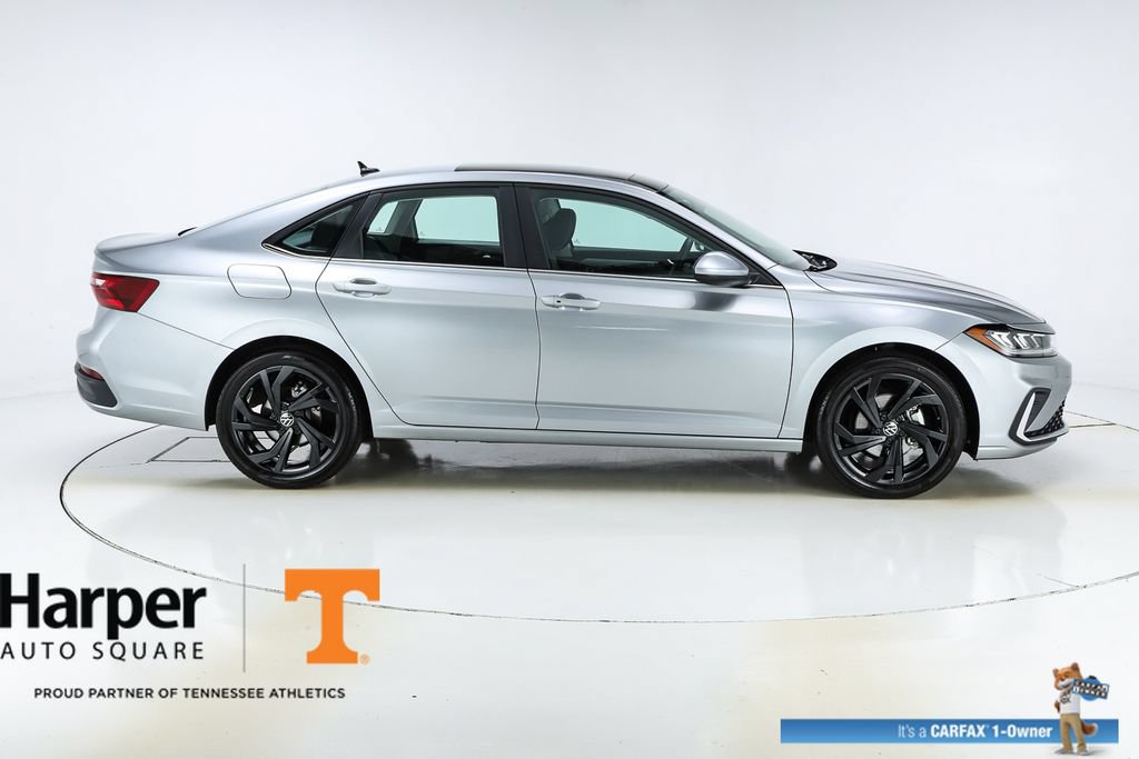 Used 2025 Volkswagen Jetta SE w/ Sunroof Package FWD image 47