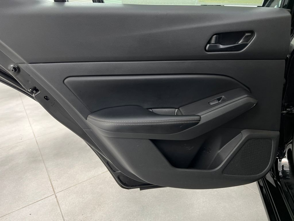 Used 2024 Nissan Altima 2.5 SV image 14