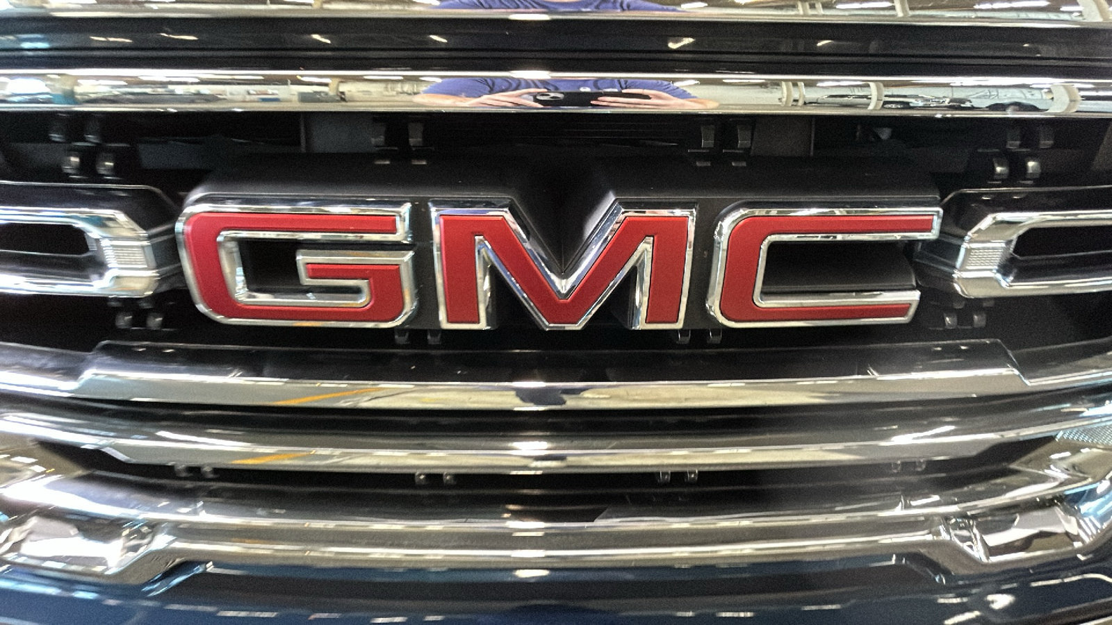 Used 2021 GMC Sierra 1500 SLT w/ SLT Premium Plus Package AWD/4WD image 10