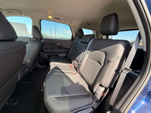 New 2026 Nissan Pathfinder SL image 14