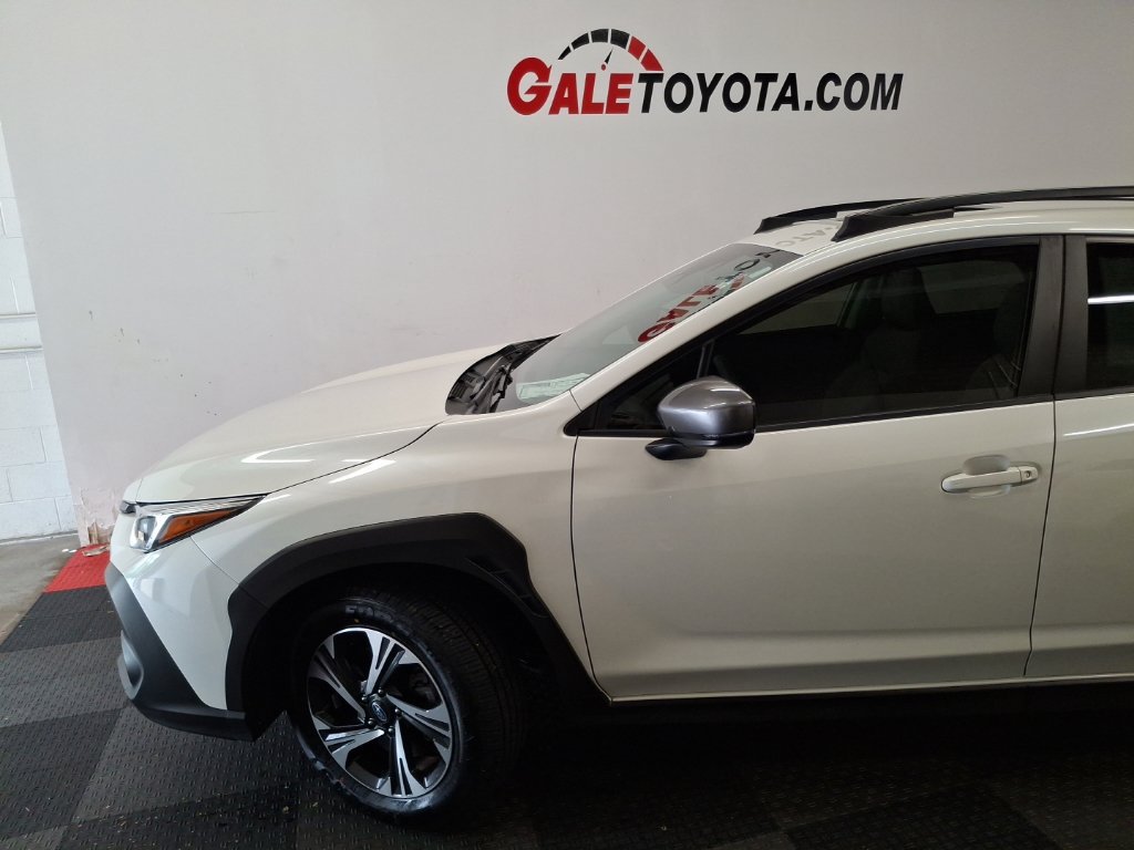 Used 2024 Subaru Crosstrek 2.0i Premium AWD/4WD image 5